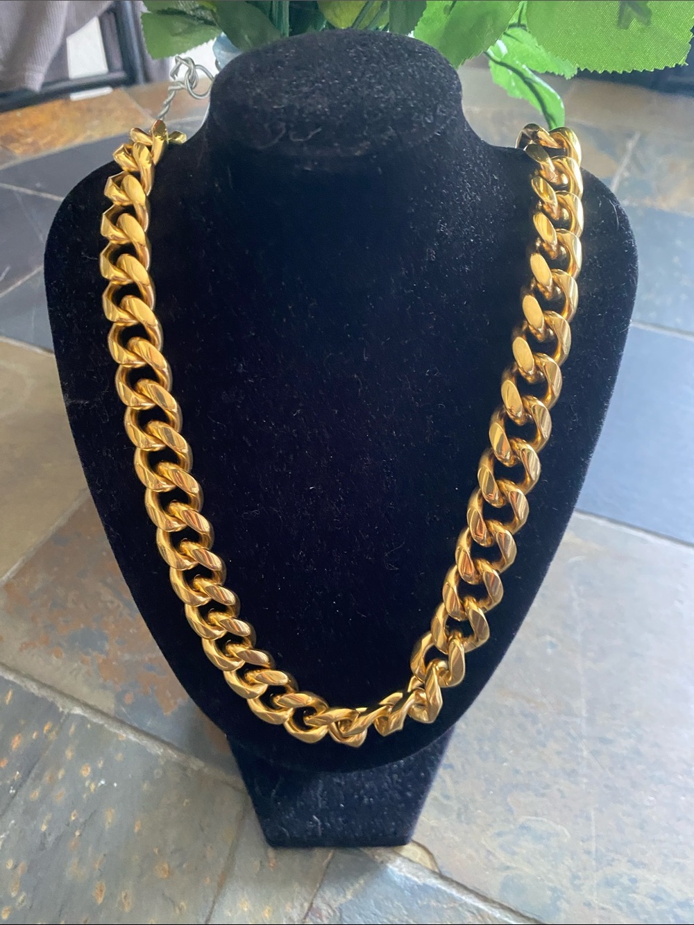 Zara Shiny Gold-Tone Chunky Curb Chain Necklace
